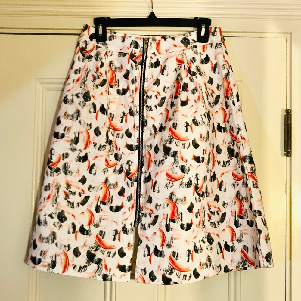 Full skirt, knee length